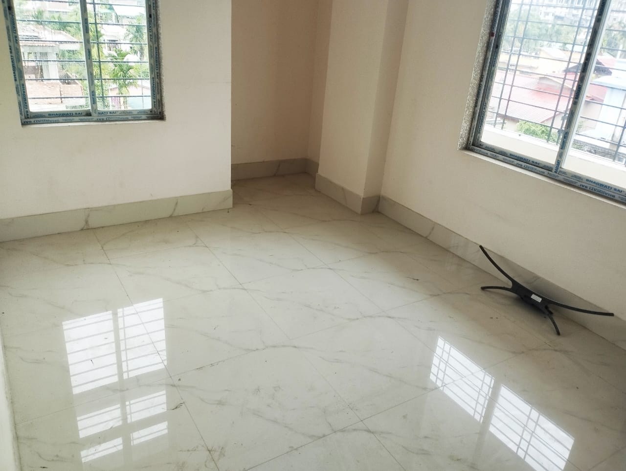Unfurnished 3bhk in DakhinGaon, Kahilipara, Guwahati, Assam, India for Rent